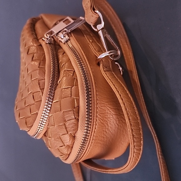 Mellow world Elegant Mustard Woven Crossbody FannyPack Bag - Picture 8 of 10